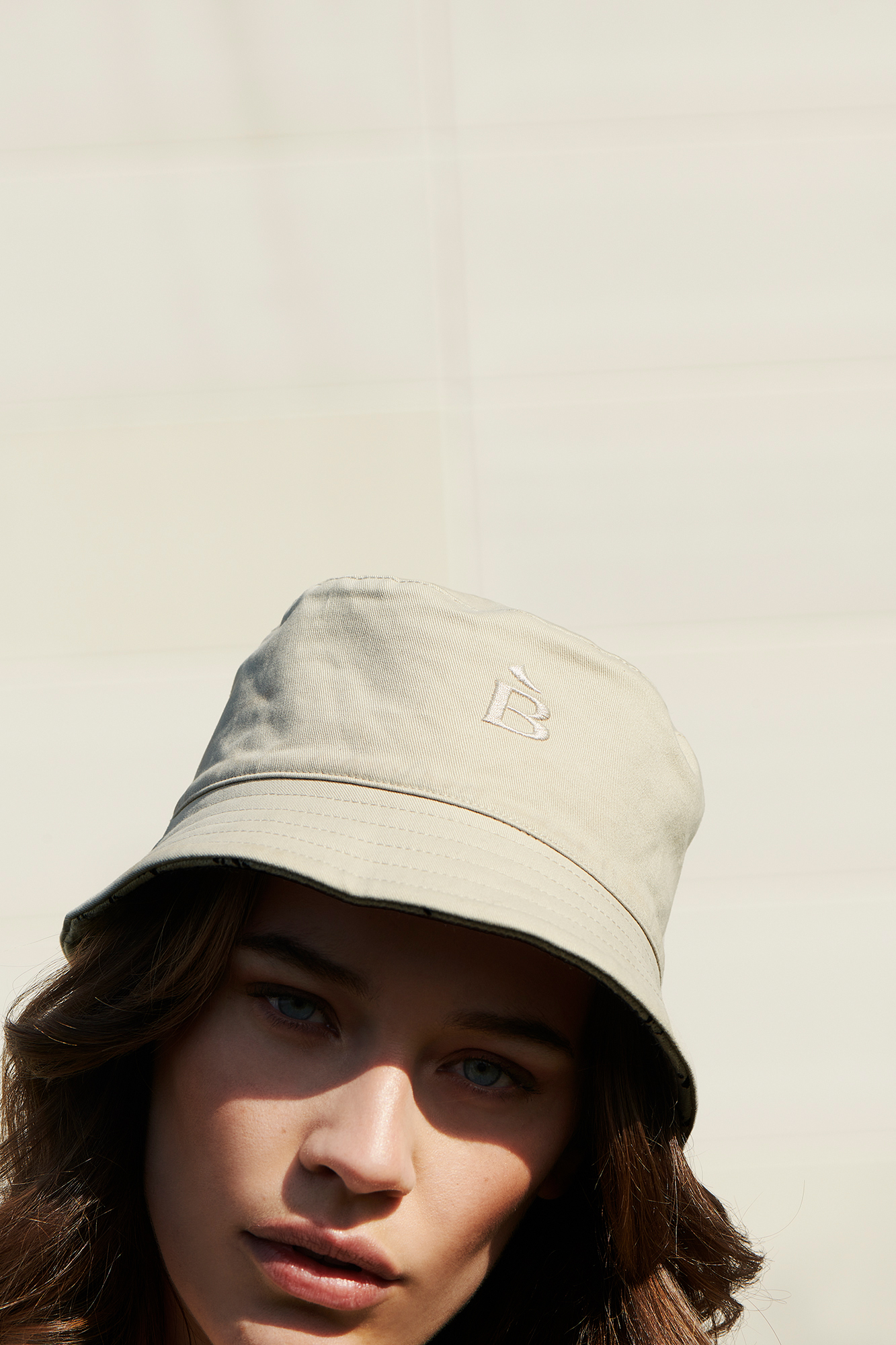 Bachì — fashionfotografie door Lesley Hoste