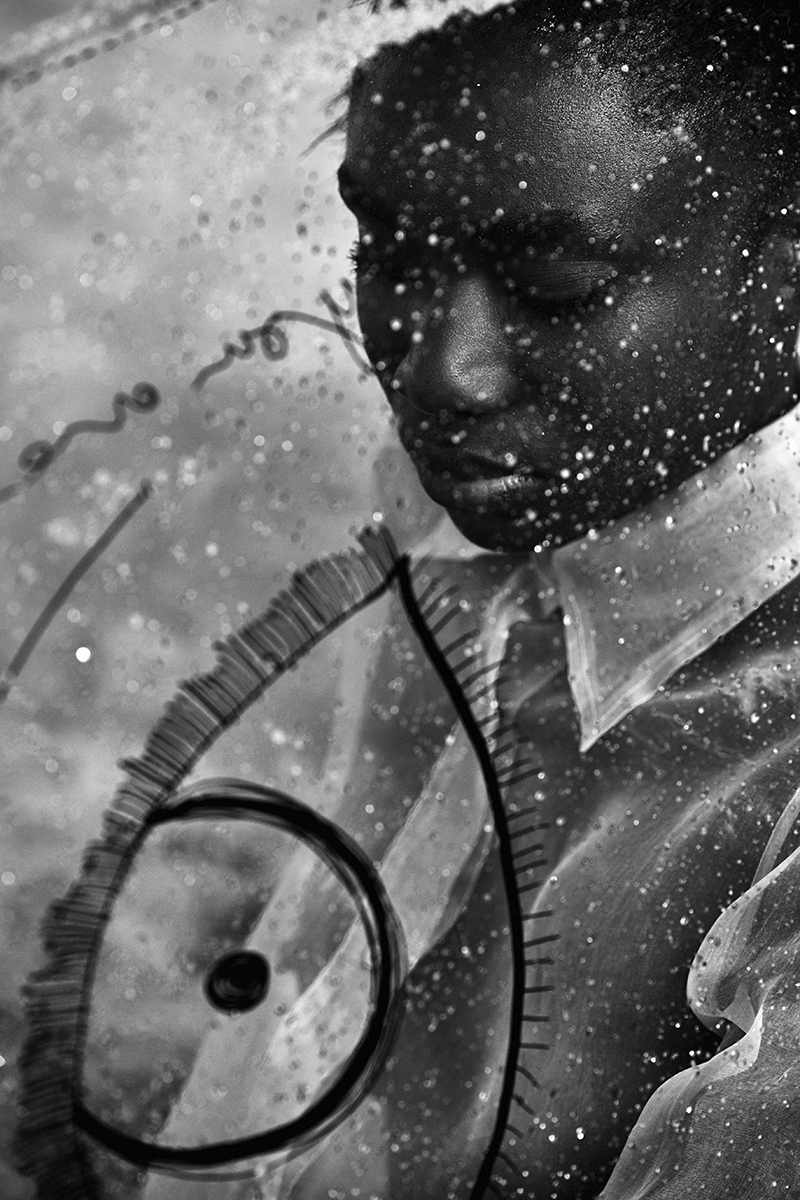 Black and White — fashionfotografie door Lesley Hoste
