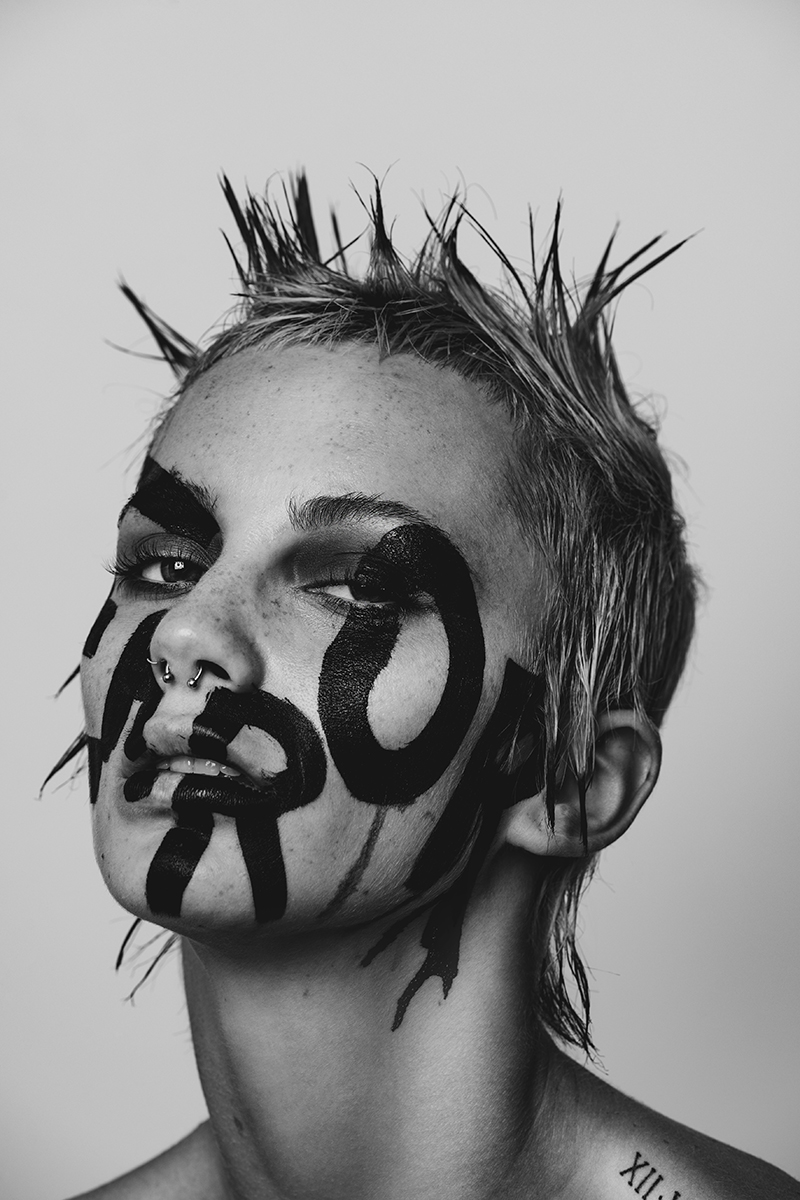 ERROR for TRIBU-TE — beautyfotografie door Lesley Hoste