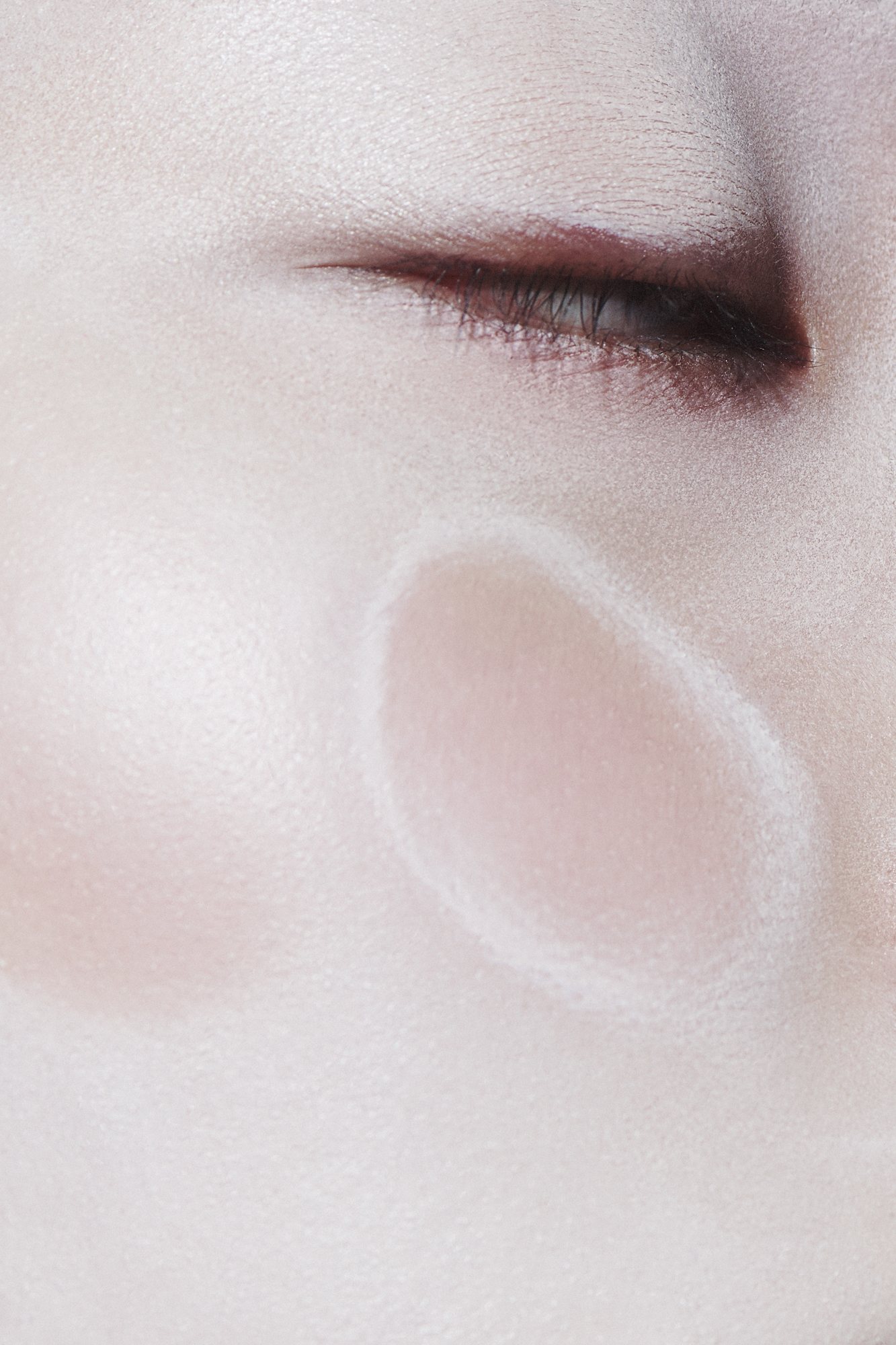 Mie for Mirror Mirror — beautyfotografie door Lesley Hoste