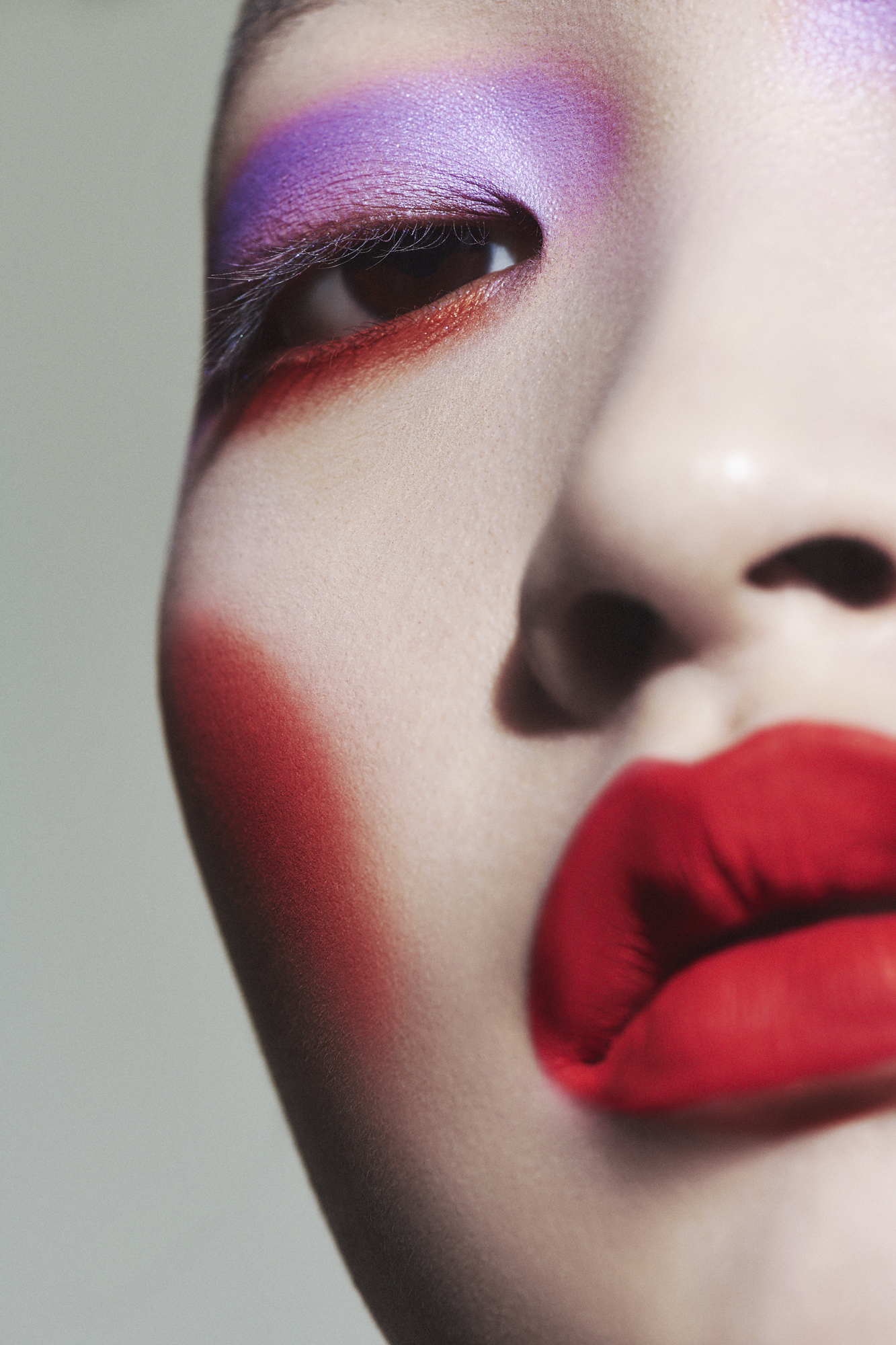 Mirror Mirror 17 — beautyfotografie door Lesley Hoste