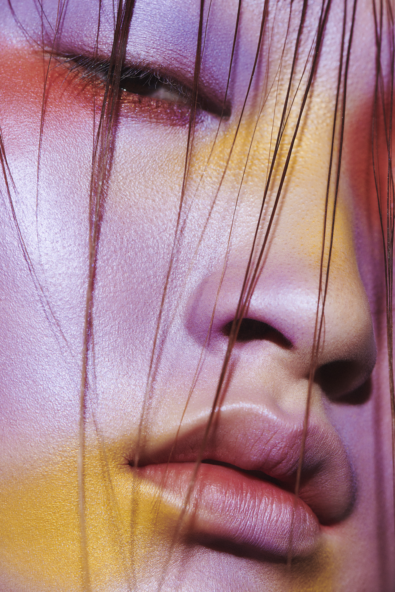 Mirror Mirror 17 — beautyfotografie door Lesley Hoste