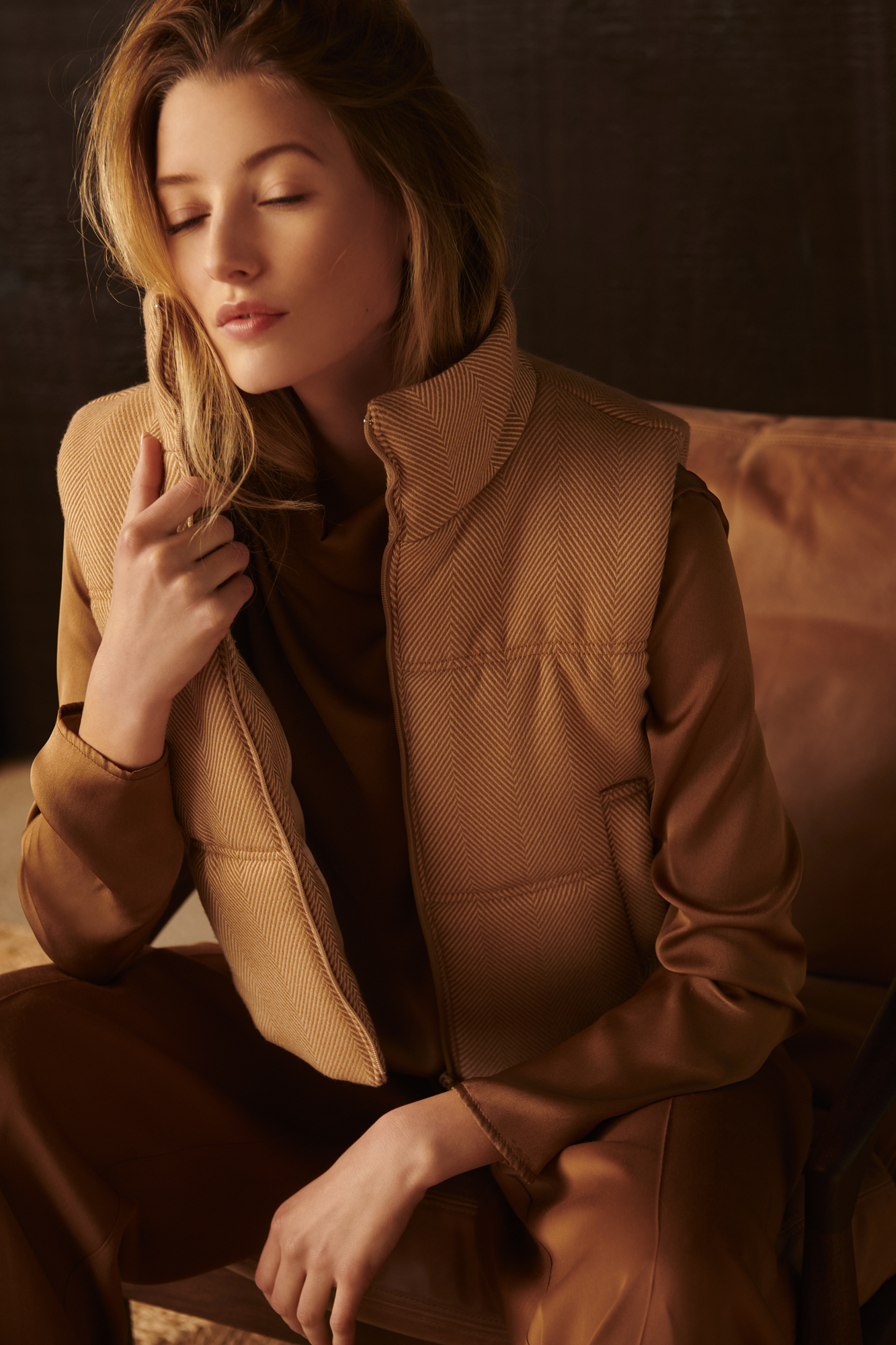 Oscar AW23 — fashionfotografie door Lesley Hoste