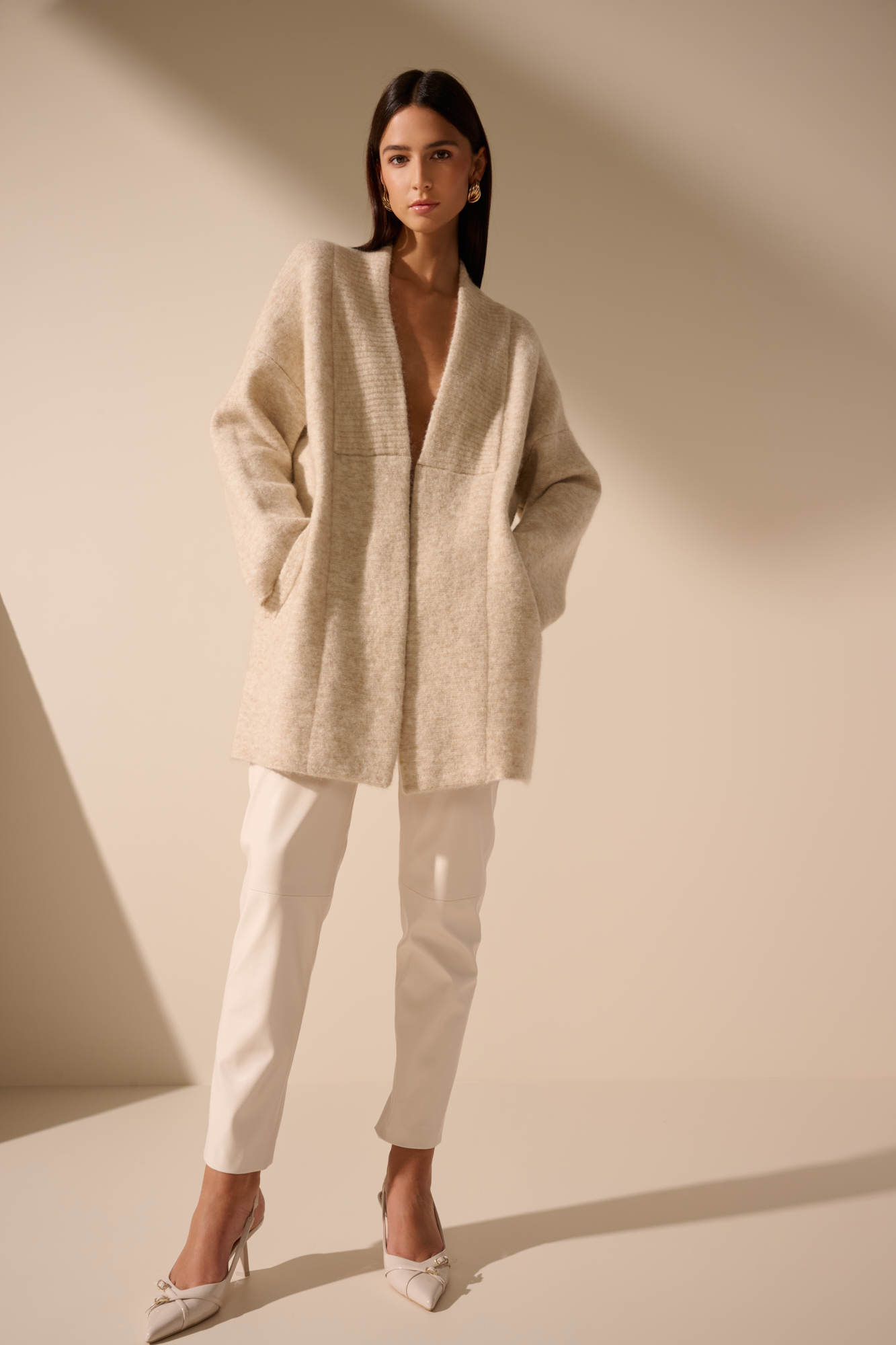 Oscar Ecomm — fashionfotografie door Lesley Hoste