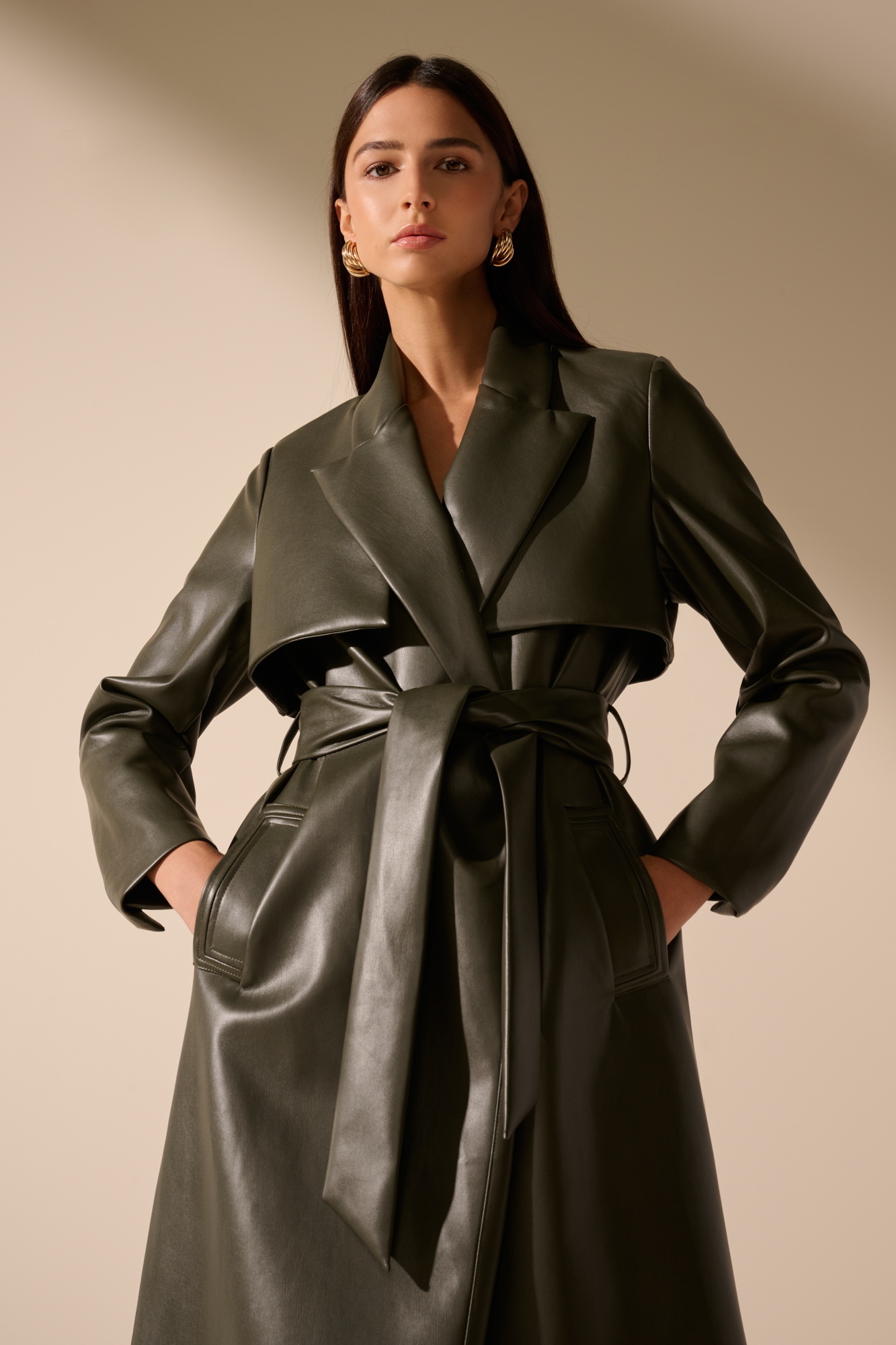 Oscar Ecomm — fashionfotografie door Lesley Hoste