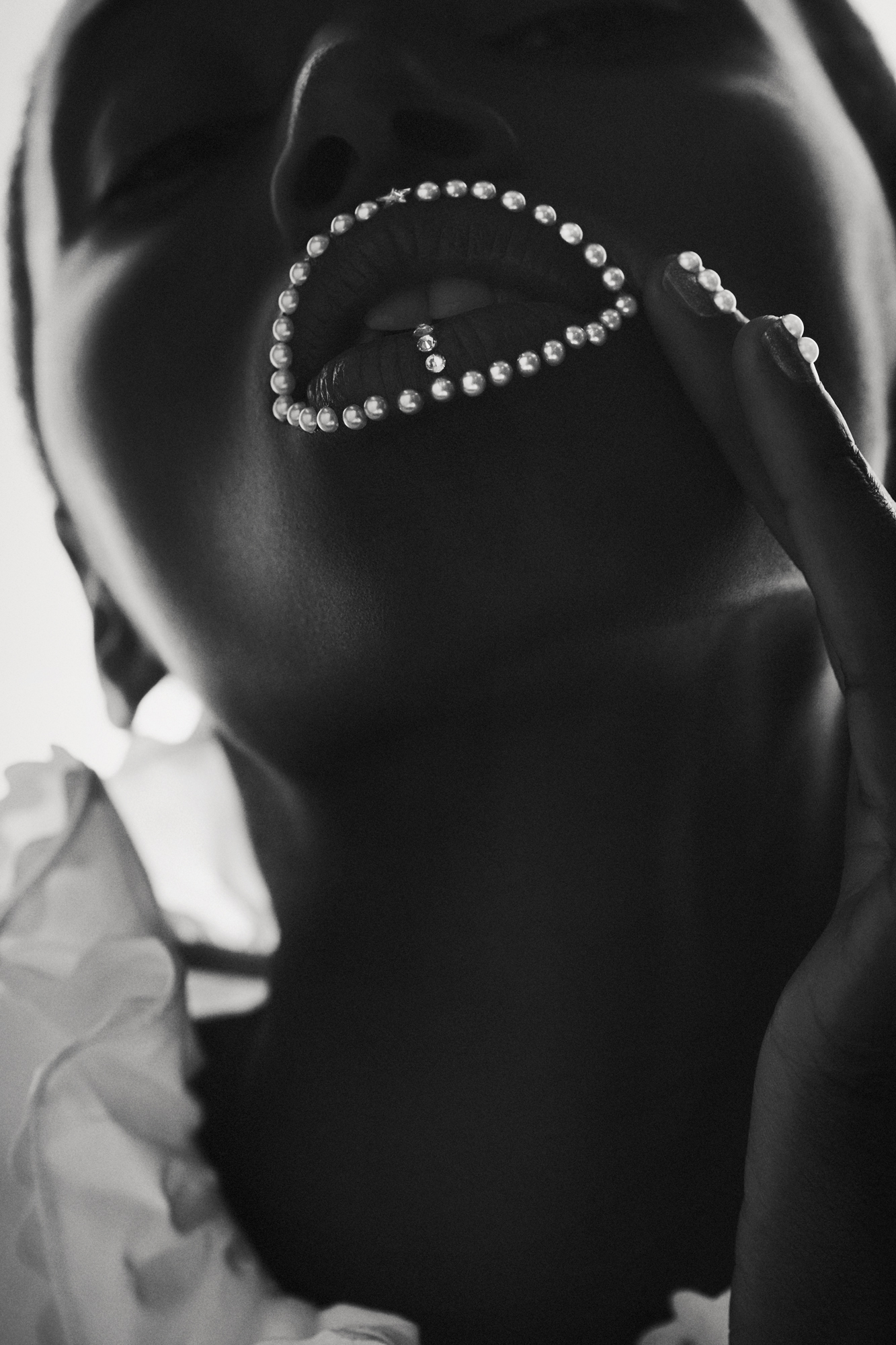 Secret Glamour — beautyfotografie door Lesley Hoste