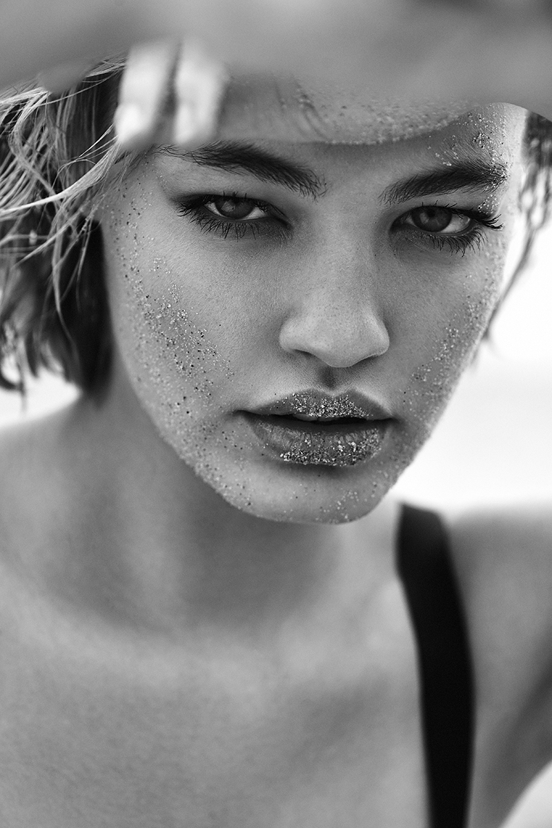 Unpublished — beautyfotografie door Lesley Hoste